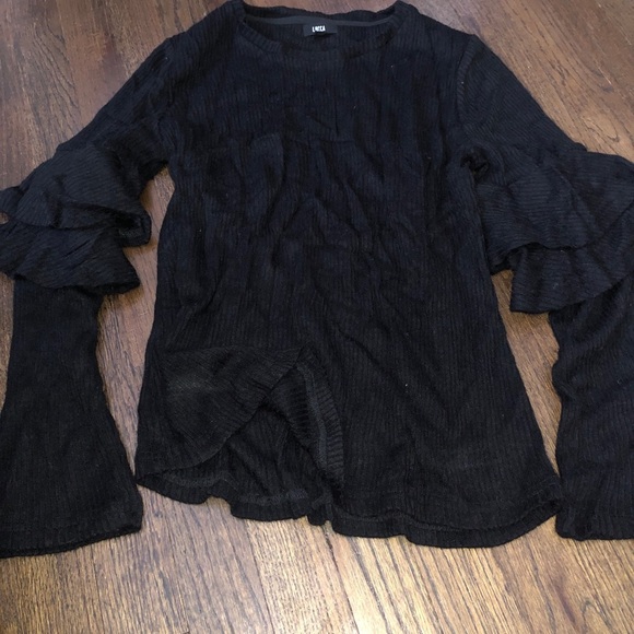 Beautiful Lucca ruffle sleeve top M ☀️🖤⭐️ - Picture 3 of 4